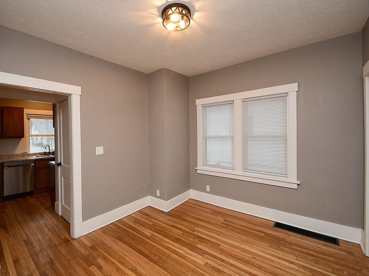 2517 N 49th St - Photo 7 of 29