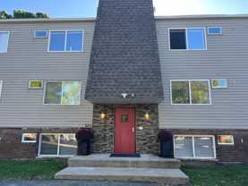 Chateau 932-938 - Photo 1 of 1