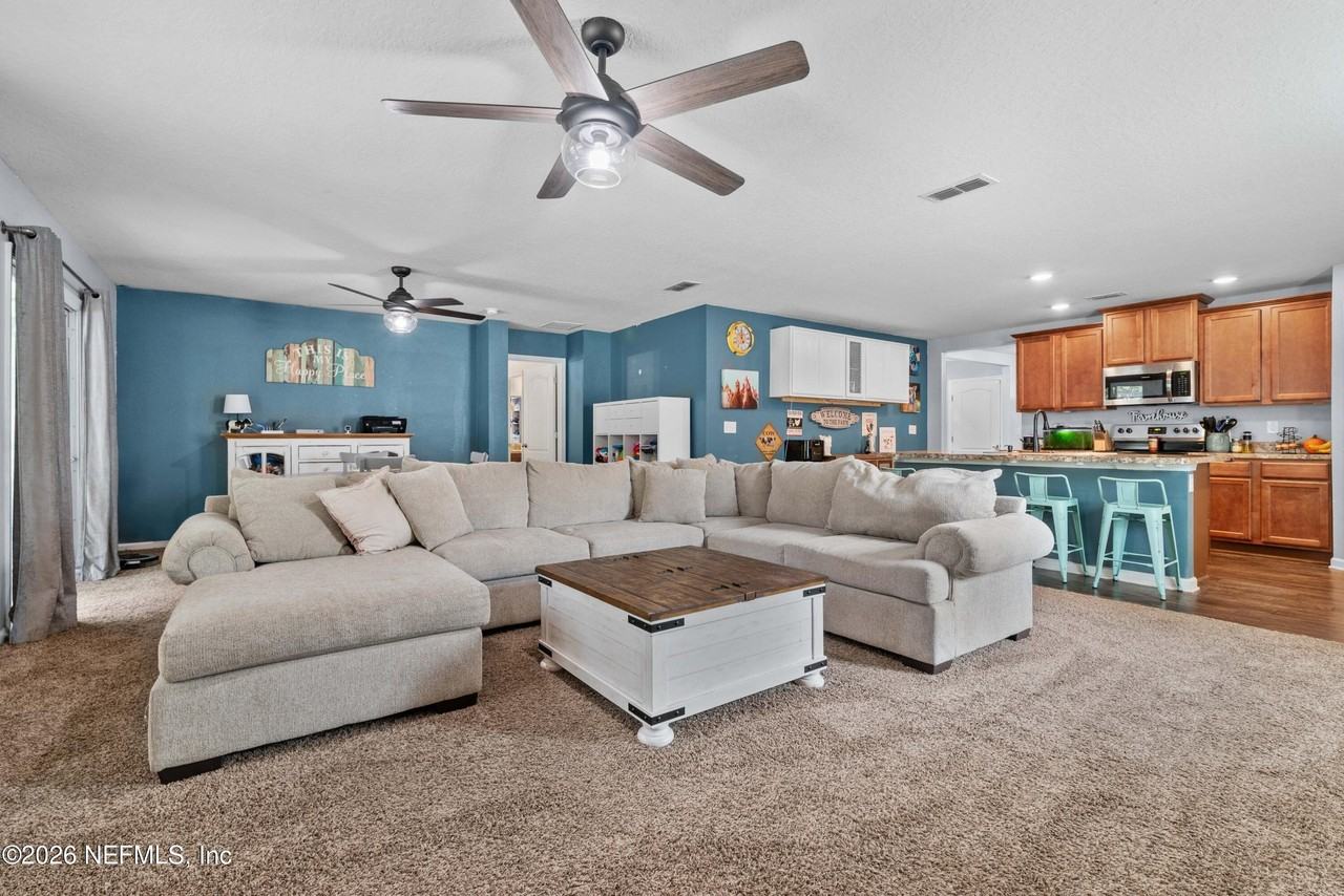 71 Cody St - Photo 5 of 6