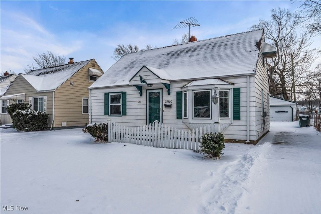 25500 Briardale Ave - Photo 2 of 26