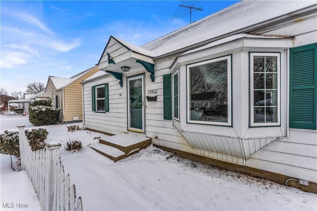 25500 Briardale Ave - Photo 3 of 26