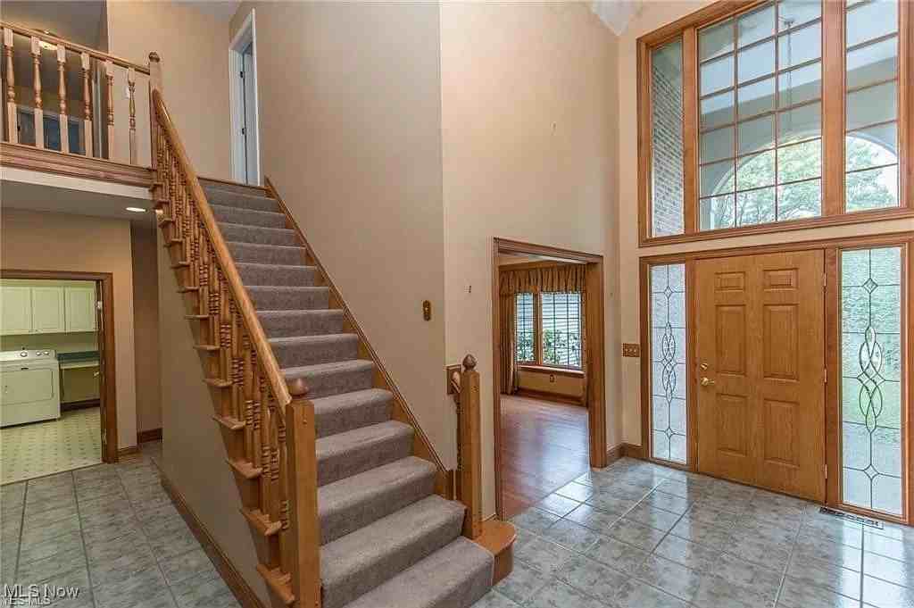 7264 Forestwood Dr - Photo 3 of 34