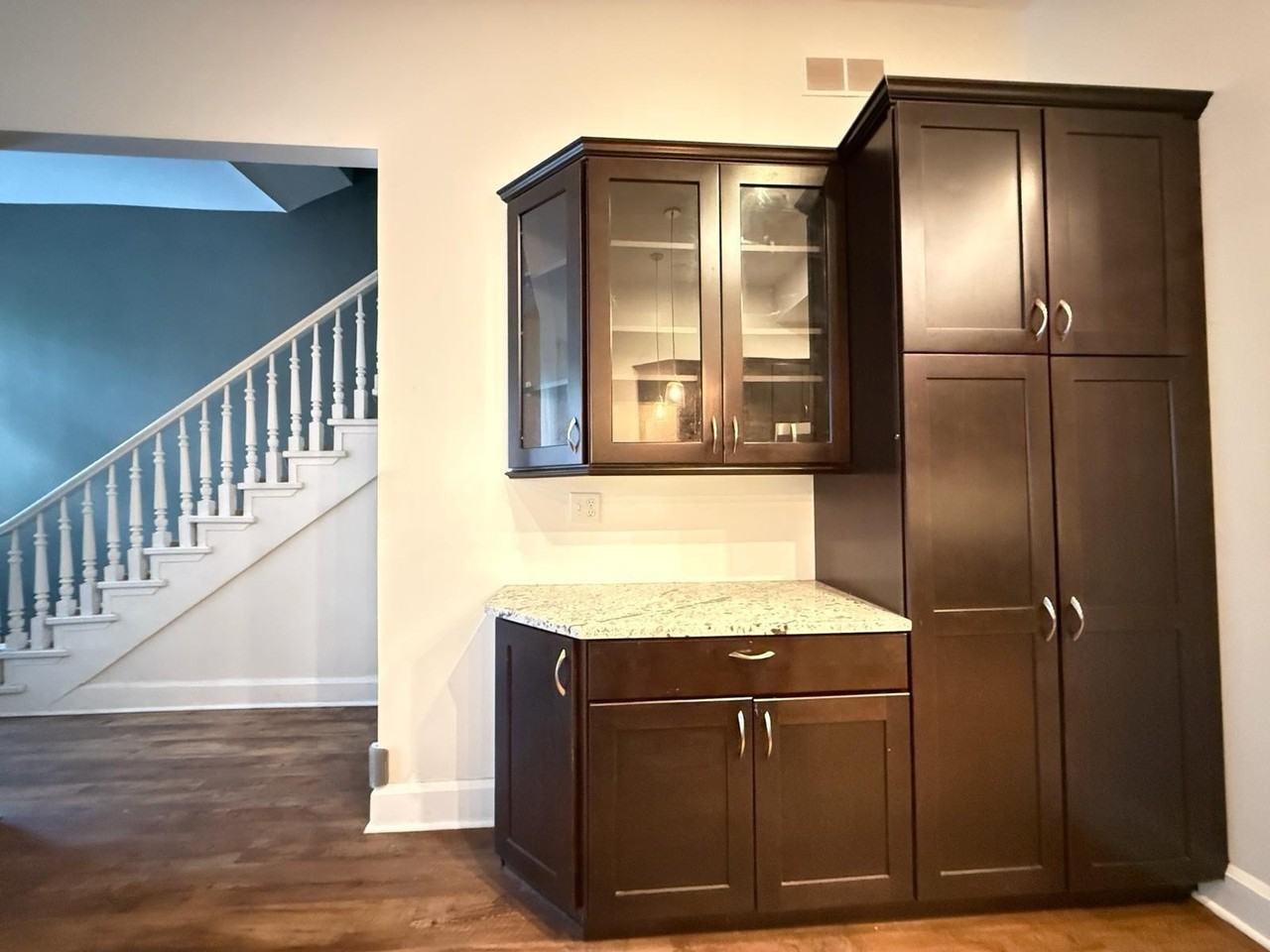 822 Scott St - Photo 4 of 19