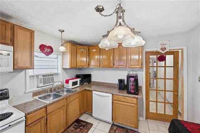 1441 Touro St - Photo 7 of 13