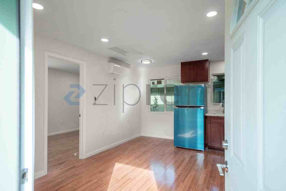 4564 Angeles Ave - Photo 6 of 14