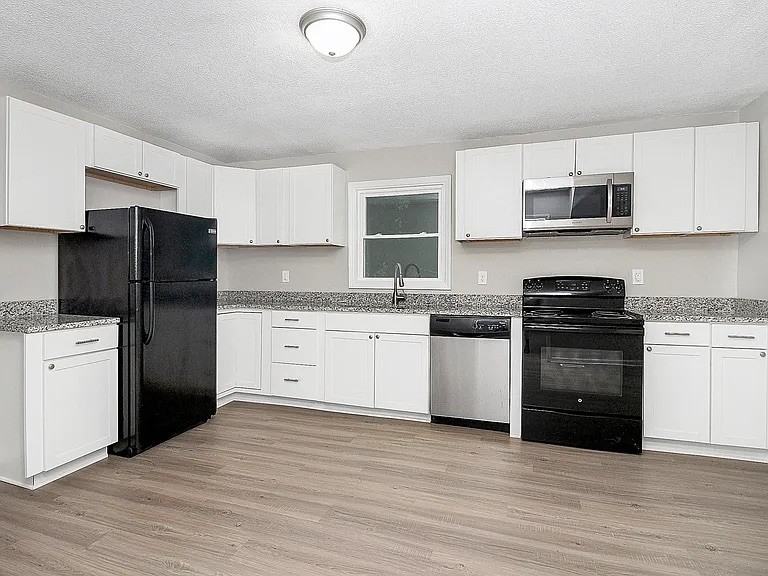 311 N Long St #1 - Photo 3 of 18