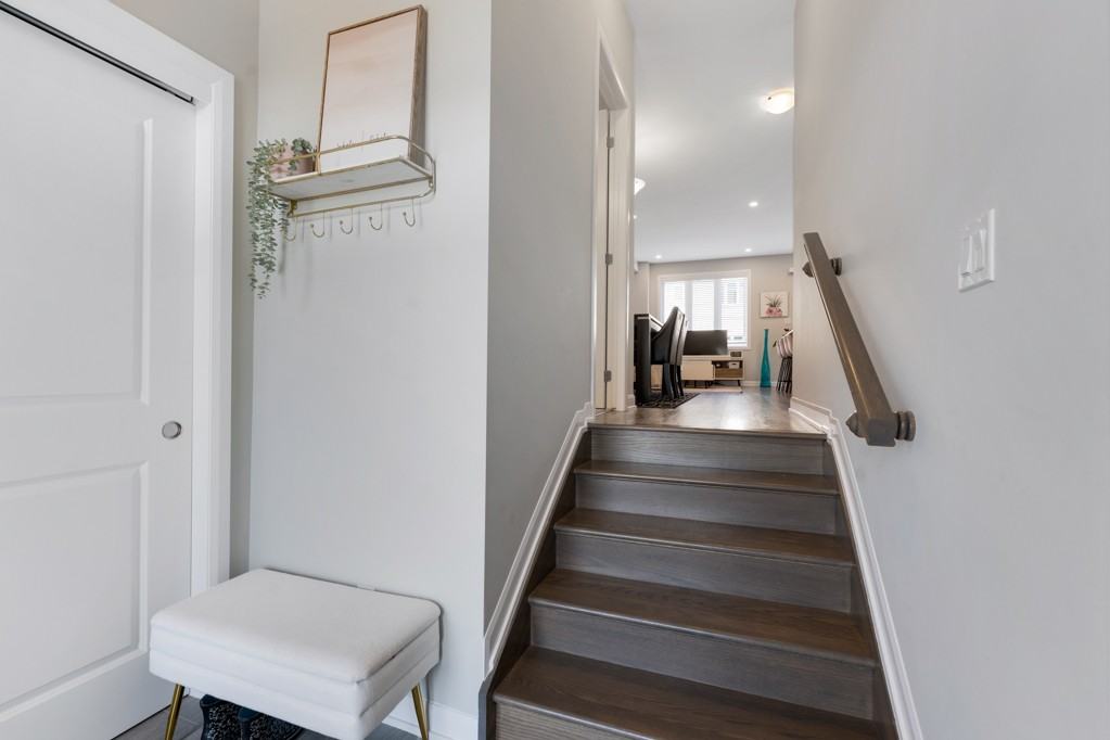 2030 Caltra Crescent - Photo 4 of 28