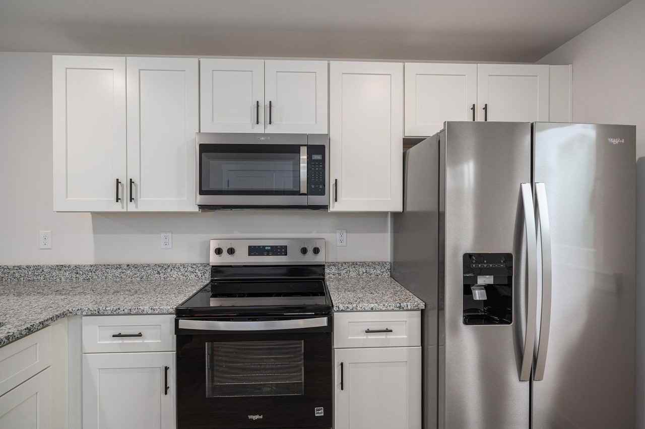 Brand-New Townhome for Rent – Modern Living at Its Best! - Photo 2 of 18