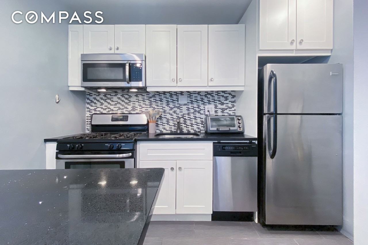 333 E 30th St #1H - Photo 4 of 13