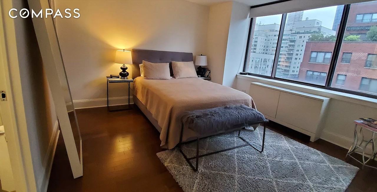 300 E 64th St #16A - Photo 4 of 8