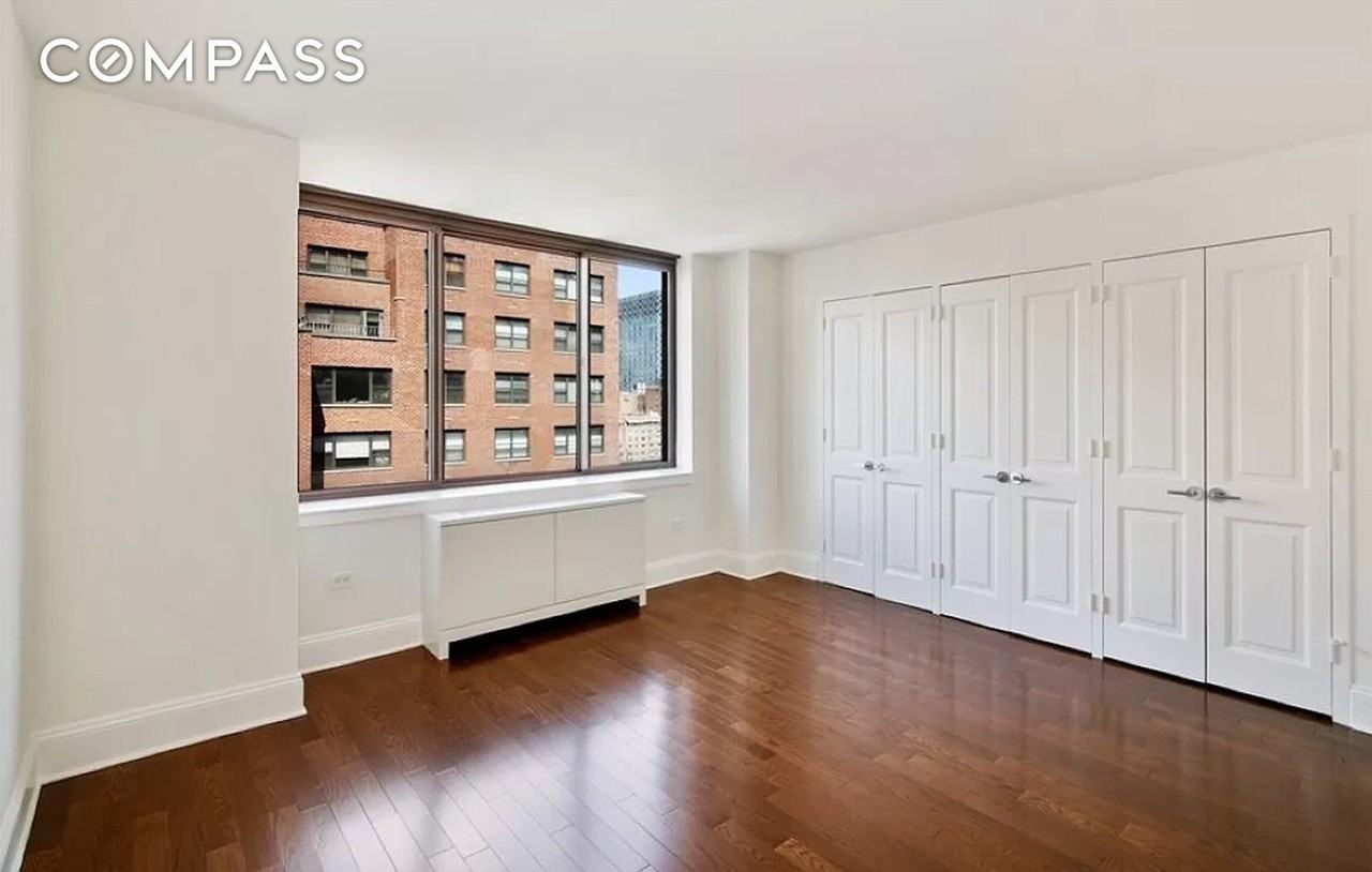 300 E 64th St #16A - Photo 5 of 8