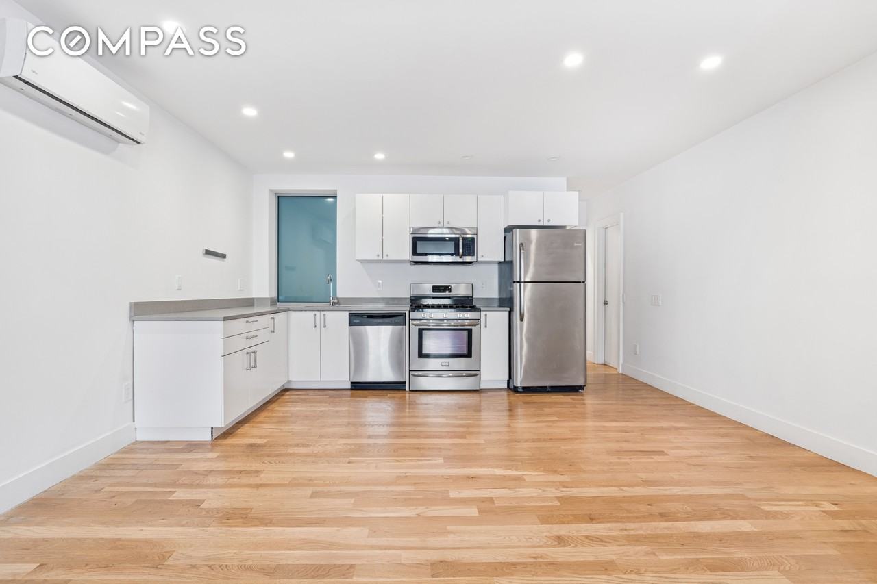 1515 11th Ave #1 - Photo 3 of 6