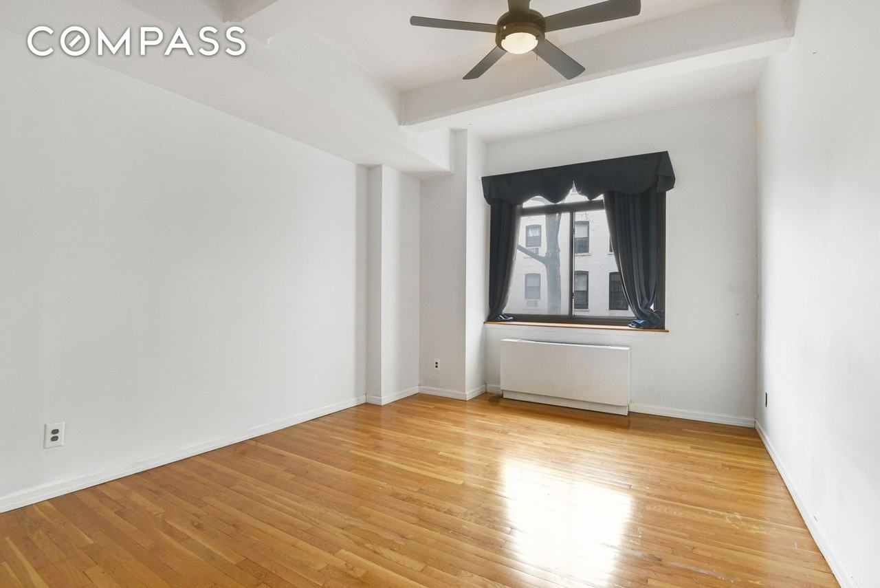 492 Henry St #2A - Photo 4 of 12