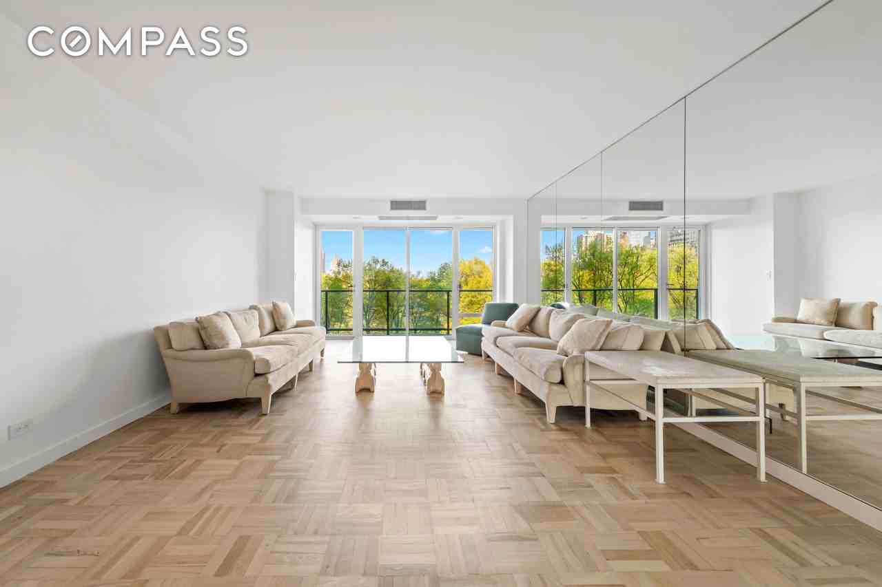 210 Central Park S #8D - Photo 2 of 10