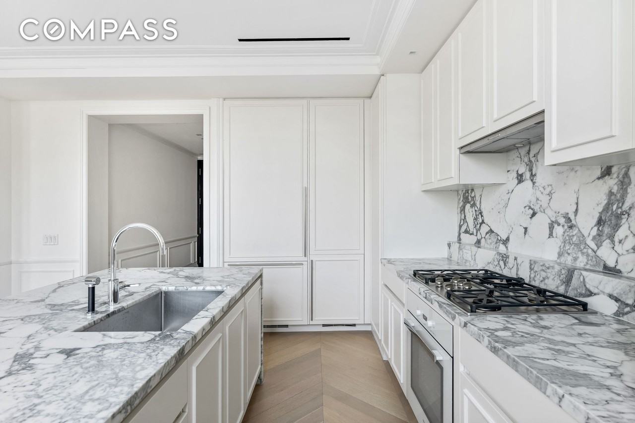 108 Leonard St #12F - Photo 4 of 14