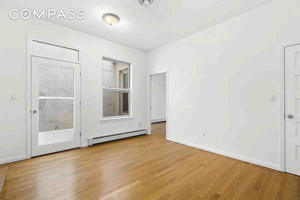 174 Douglass St #1 - Photo 3 of 6