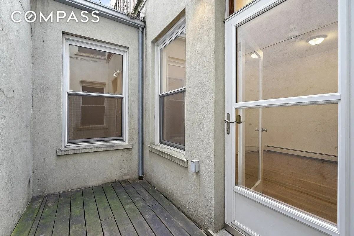 174 Douglass St #1 - Photo 5 of 6