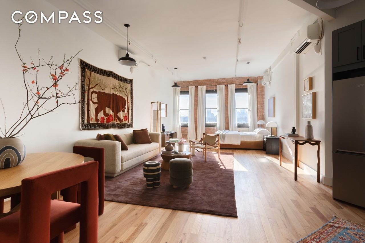 239 Banker St #2G - Photo 2 of 12