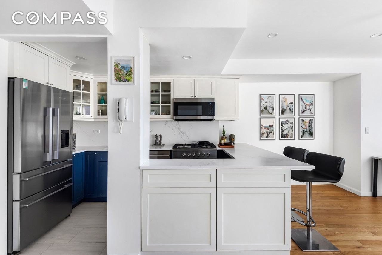 127 E 30th St #18C - Photo 3 of 8