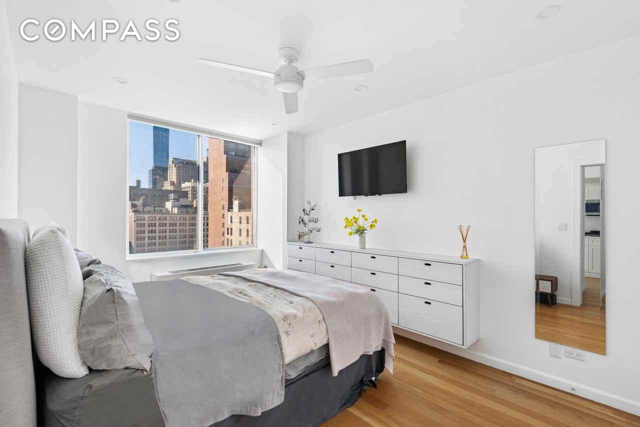 127 E 30th St #18C - Photo 5 of 8