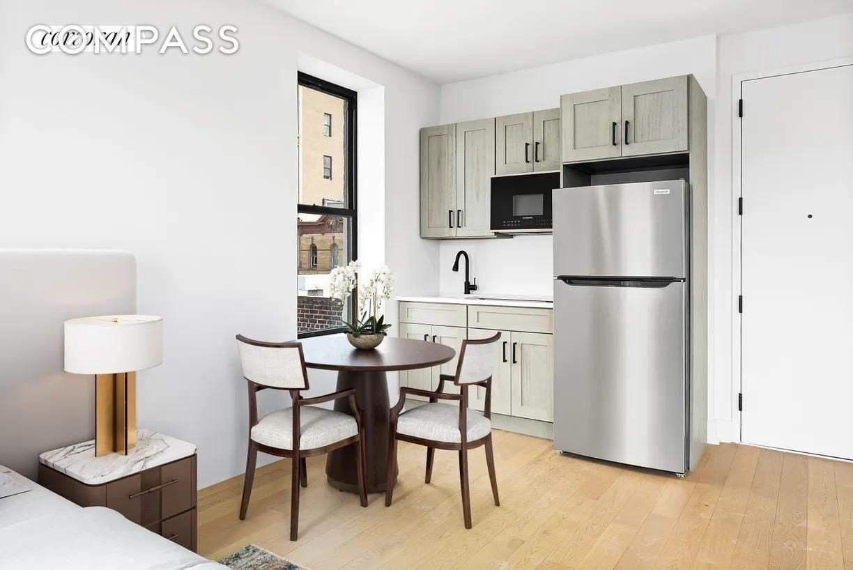 89 7th Ave S #2A - Photo 2 of 5