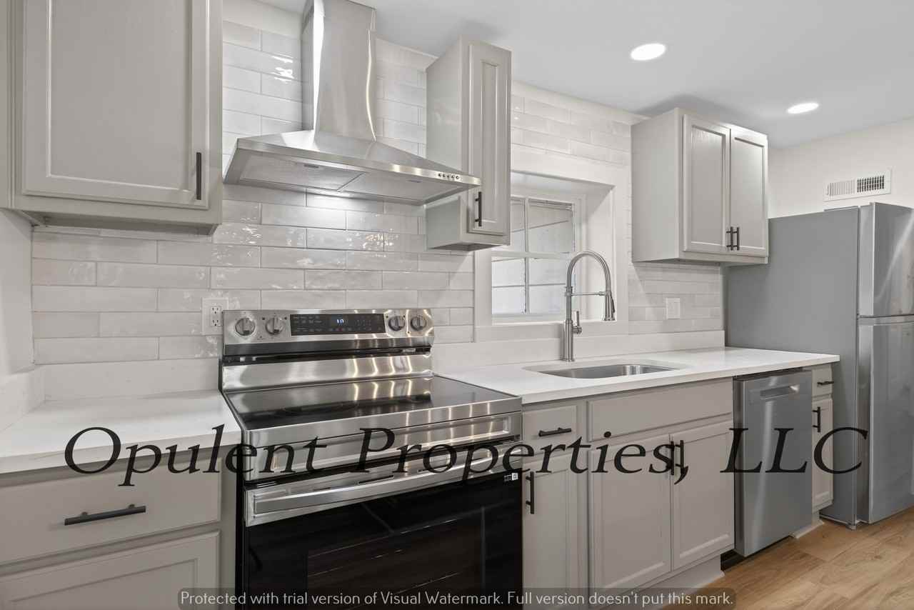 1216 Stevens Ave Ne #1 - Photo 7 of 16