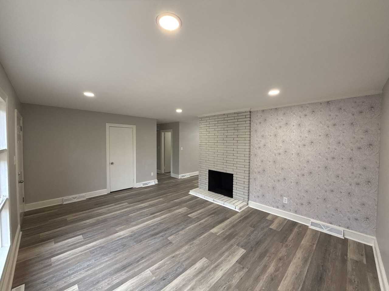 2745 Dogwood Ave - Photo 3 of 21