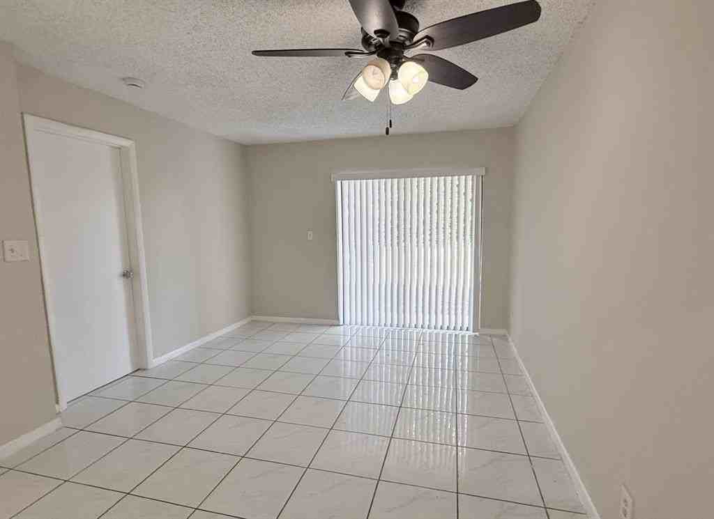 11638 Nw 23rd Ct - Photo 4 of 8