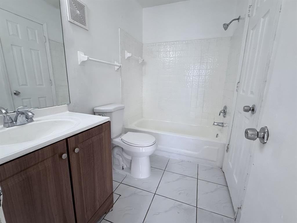 11638 Nw 23rd Ct - Photo 6 of 8