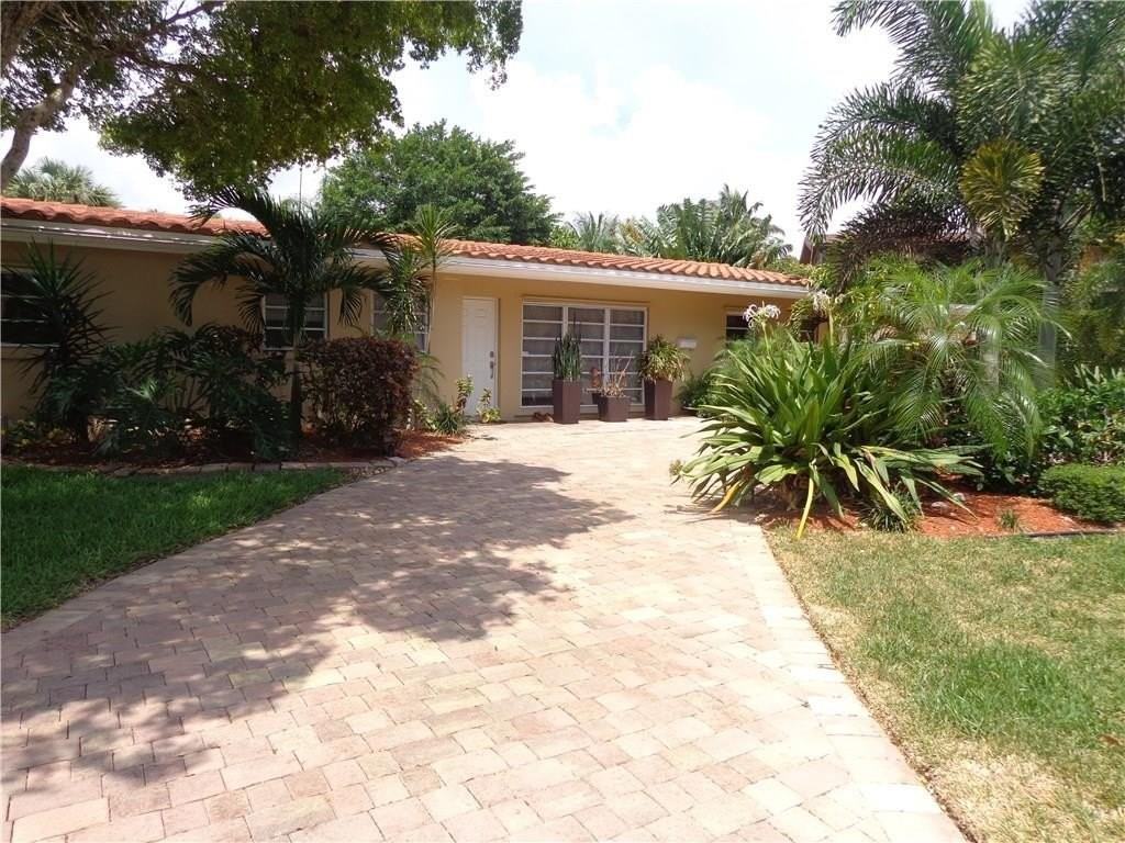 2765 Ne 23rd Ave - Photo 2 of 12