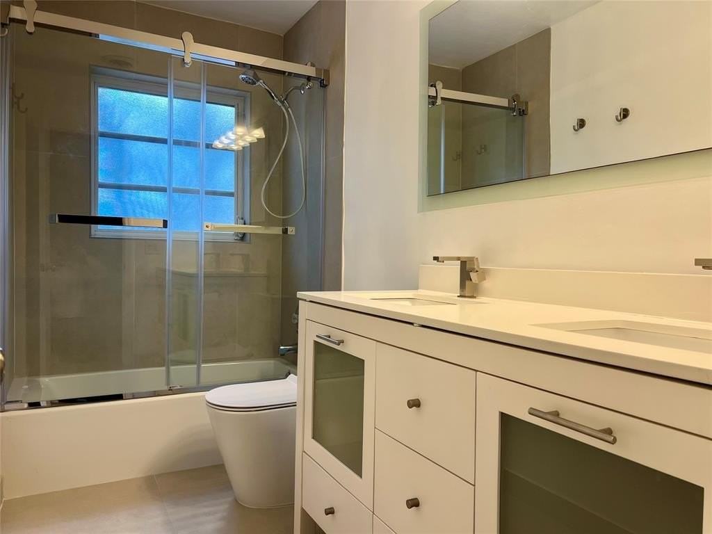 2765 Ne 23rd Ave - Photo 7 of 12