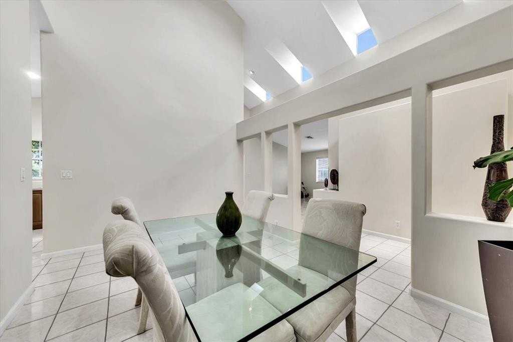 20231 Nw 10th St - Photo 7 of 8