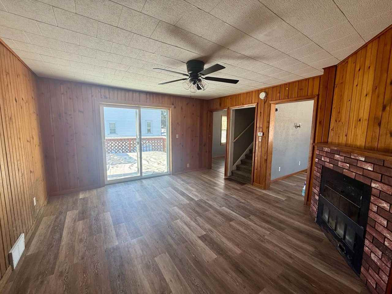 903 8th Ave - Photo 2 of 11