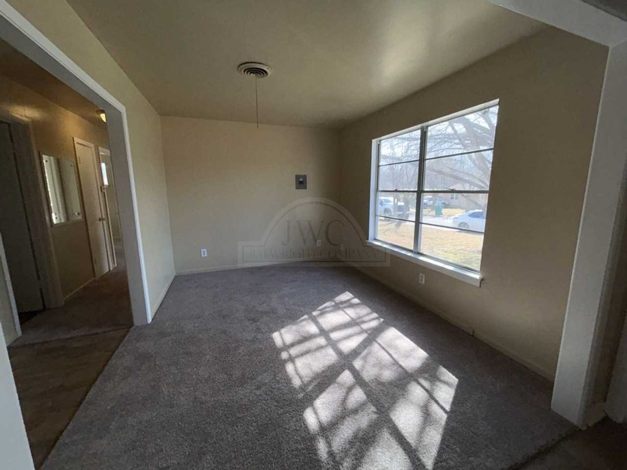 127 W Stacie Rd - Photo 2 of 16