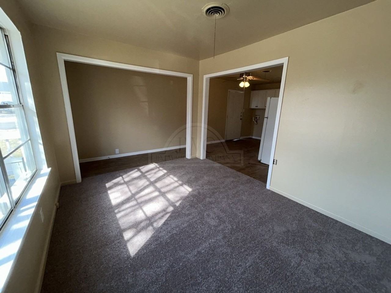 127 W Stacie Rd - Photo 4 of 16