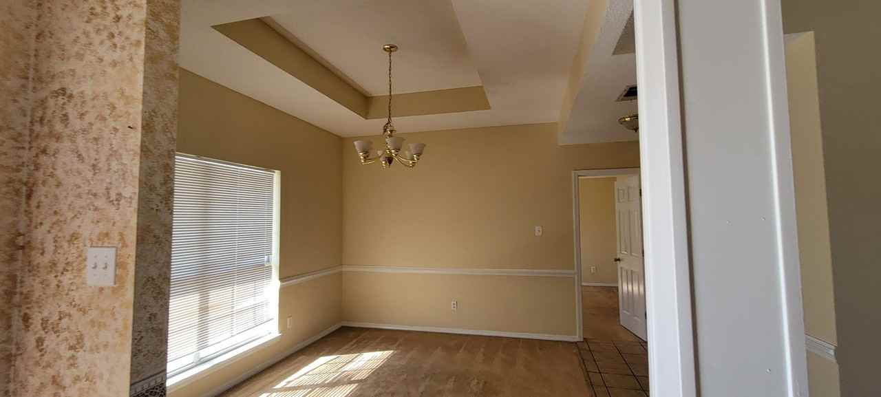 8202 Woodstone Dr - Photo 7 of 17