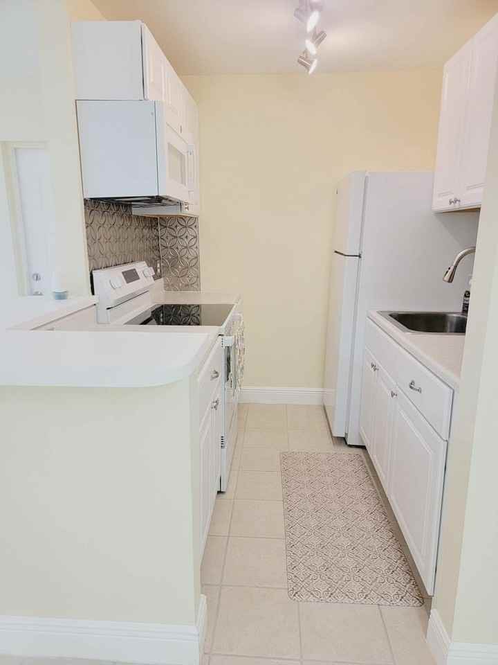 2 Crossings Cir B Circle #B - Photo 6 of 12