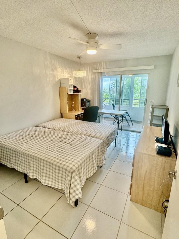 4063 Yarmouth D - Photo 7 of 27