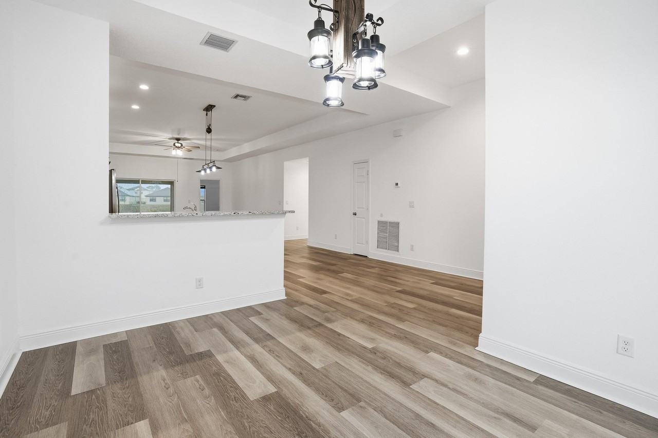 425 Seafoam Cir - Photo 6 of 27