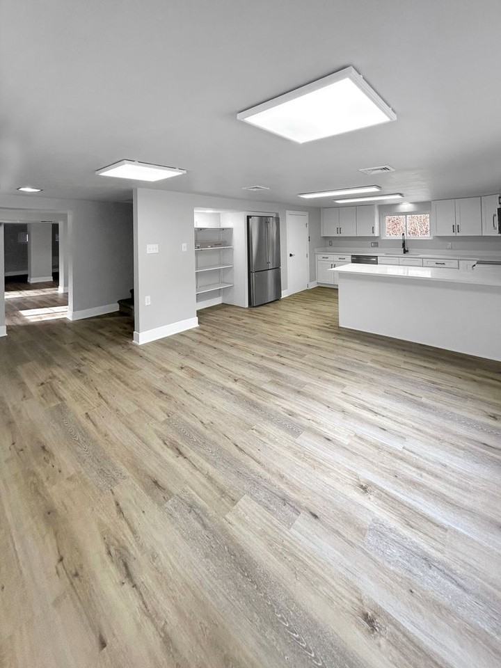 62 Noblestown Rd - Photo 3 of 50