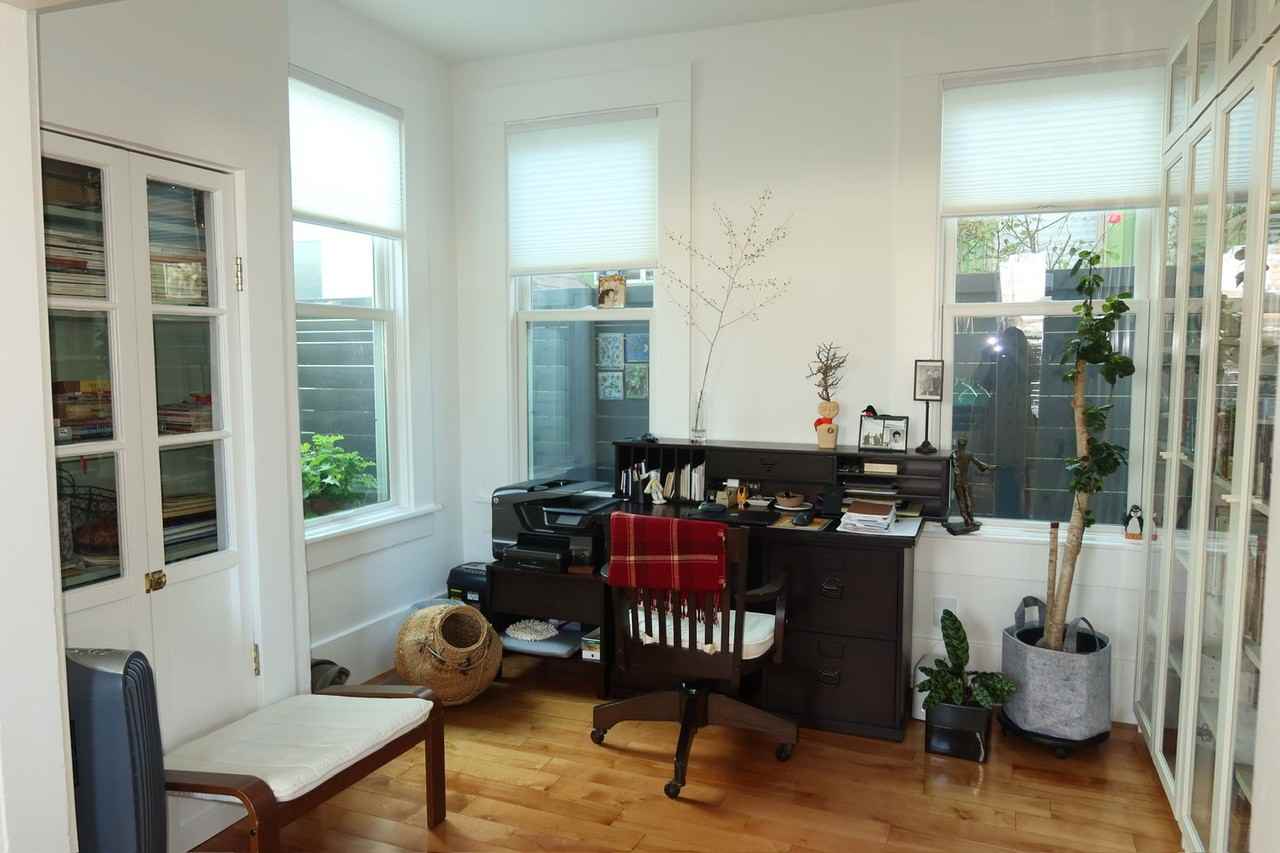 1142 Peach St - Photo 6 of 45