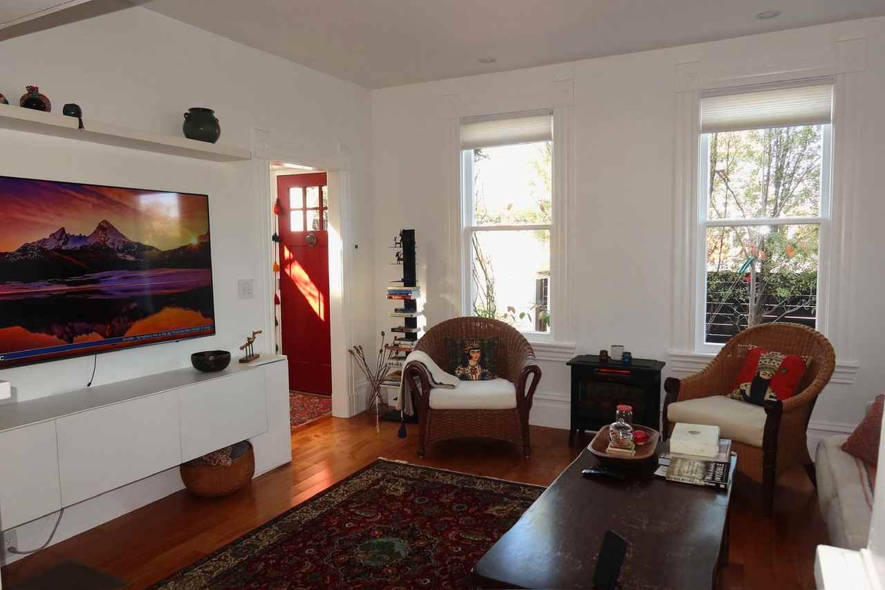 1142 Peach St - Photo 7 of 45