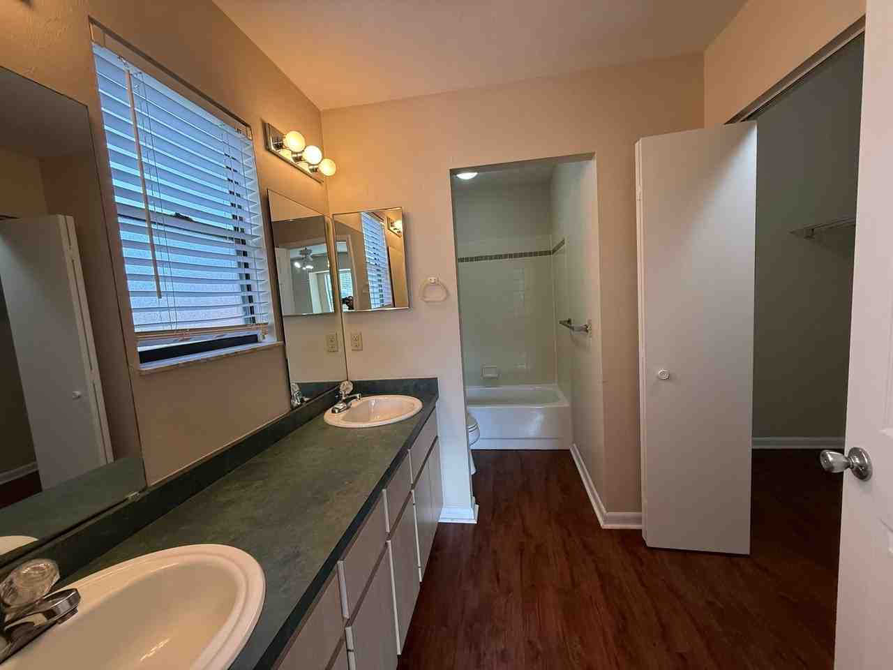 2260 Nw 41st Pl - Photo 4 of 25