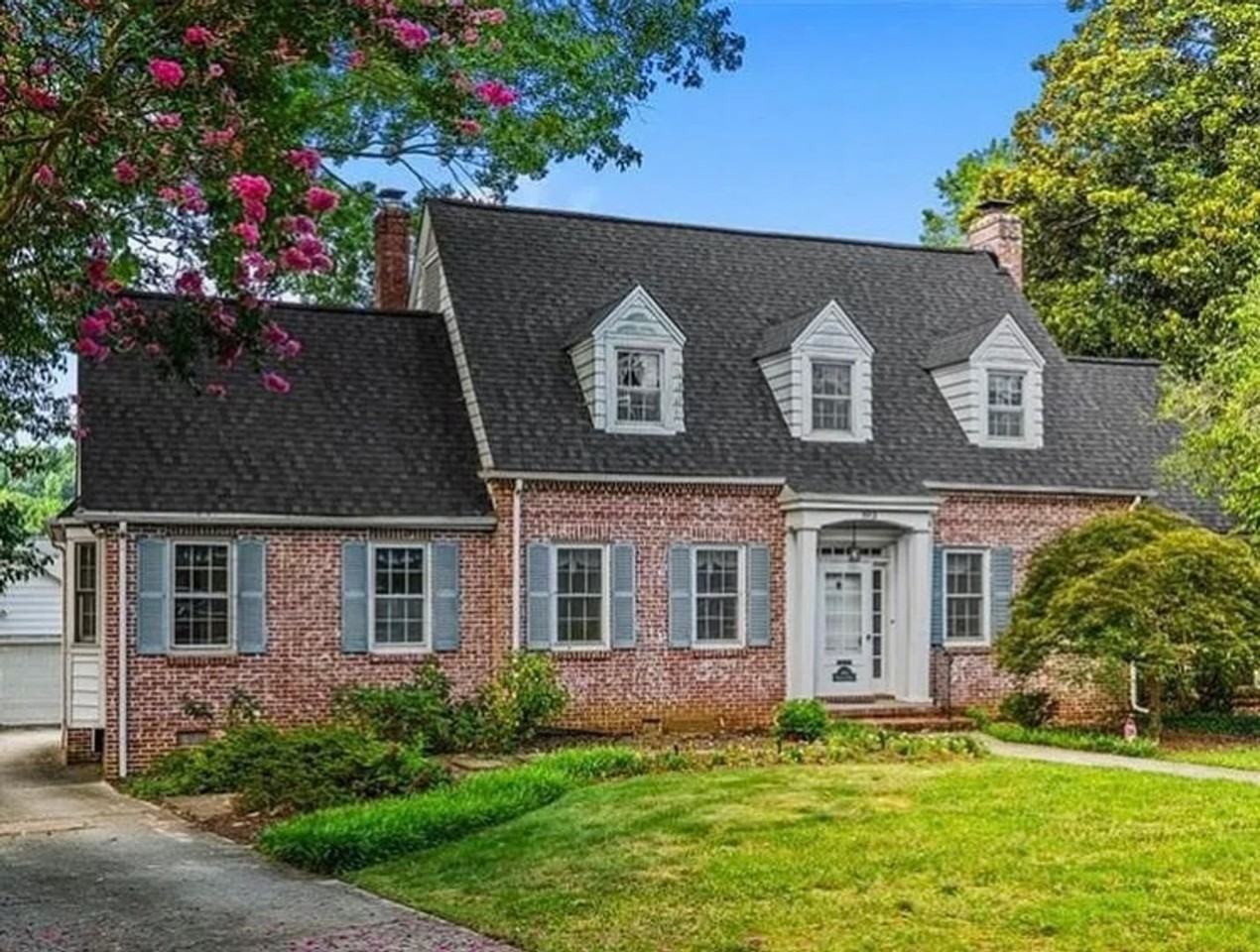 703 Woodland Dr - Photo 2 of 20