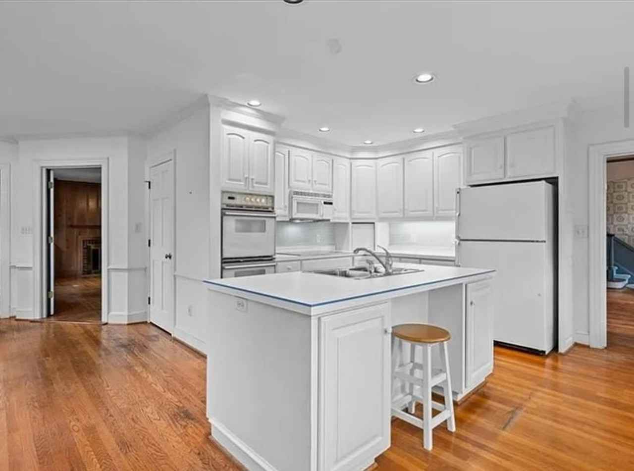 703 Woodland Dr - Photo 3 of 20