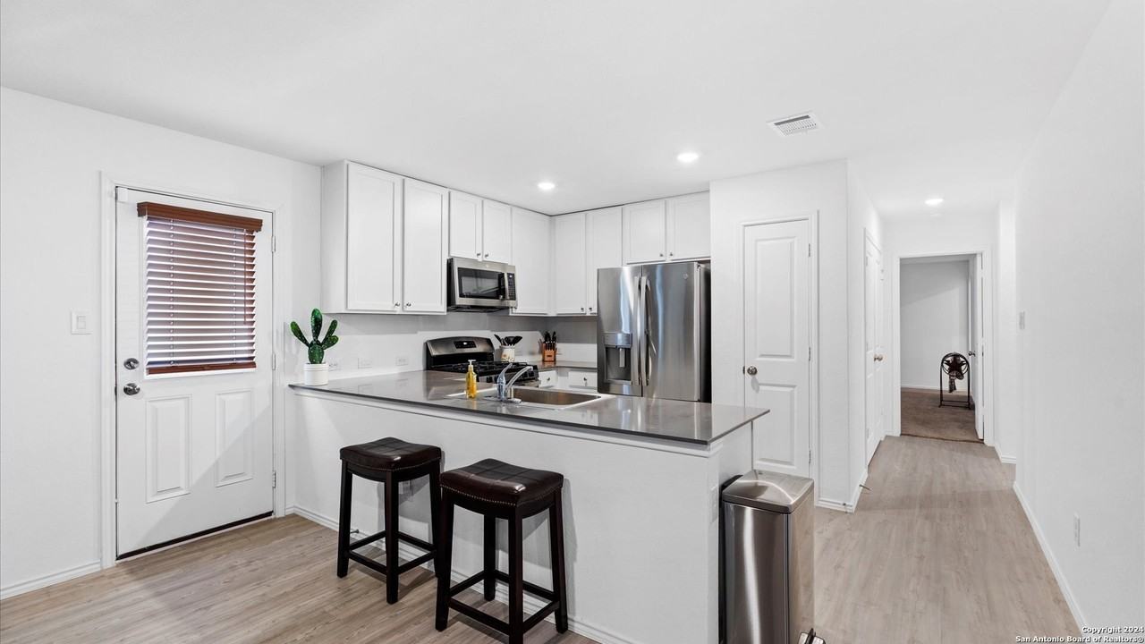 5315 Hornbeck Hts - Photo 7 of 17