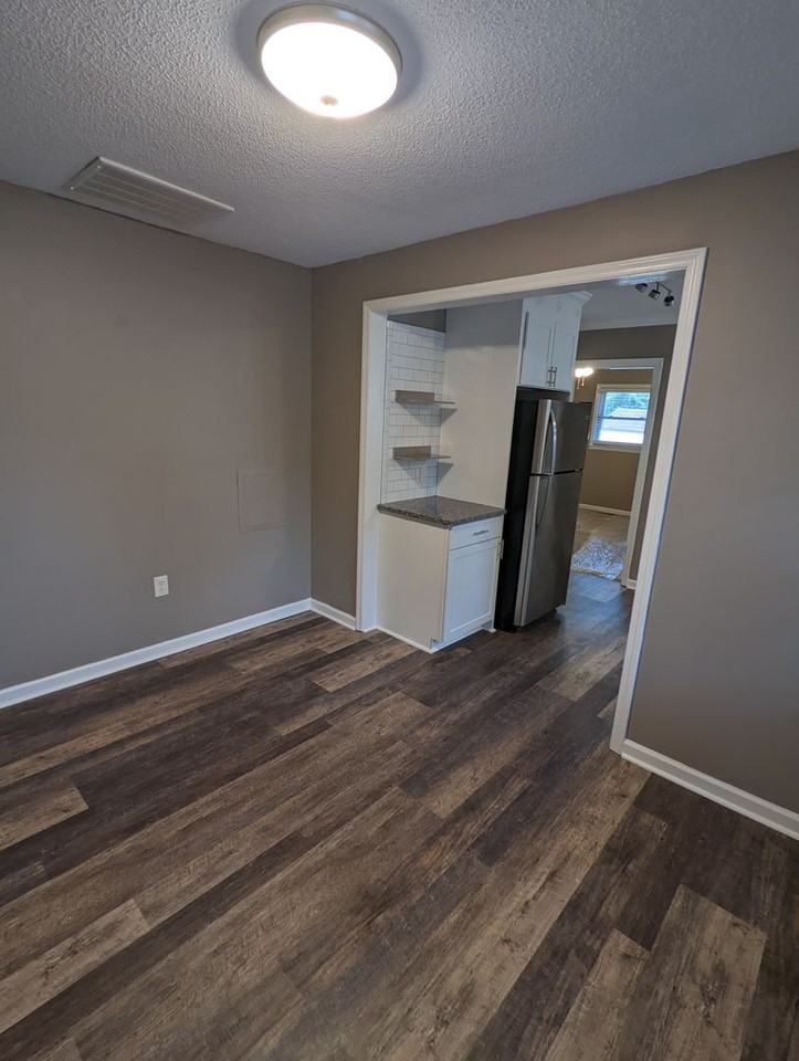 Frost Garden Apartments - Photo 4 of 23