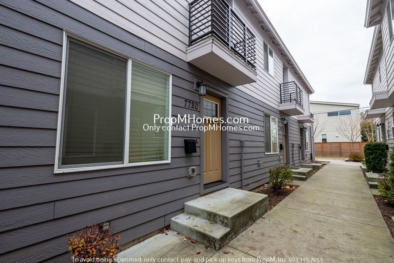 7720 Se Washington St - Photo 2 of 19