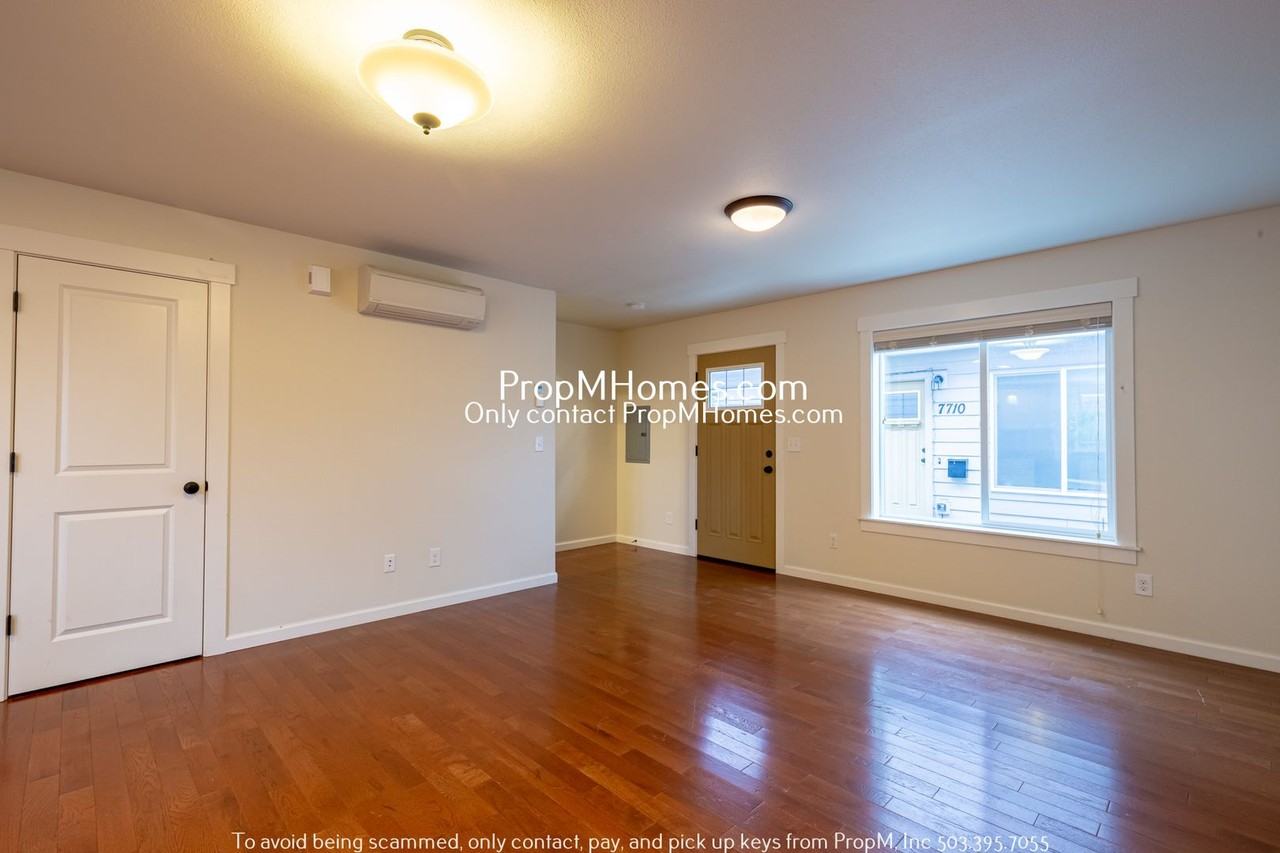 7720 Se Washington St - Photo 7 of 19