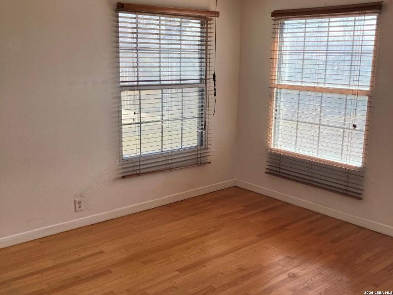 442 Sharon Dr - Photo 7 of 14